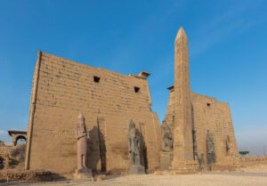 اسماء بعض العمارة الضخمة في الحضارة الفرعونية