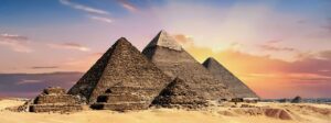 عدد الأهرامات الموجودة في مصر