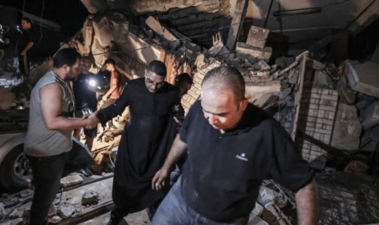 طوفان الأقصى - يوم الرابع عشر من العدوان على غزة شهدت سلاسل الغارات الإسرائيلية سقوط عدد كبير من الشهداء والجرحى
