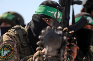 كتائب القسام تصد بقوة توغل بري في قطاع غزة
